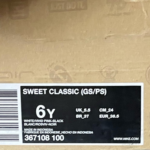 Nike - Sweet Classic Leather Women’s Shoes - Picture 8 of 9